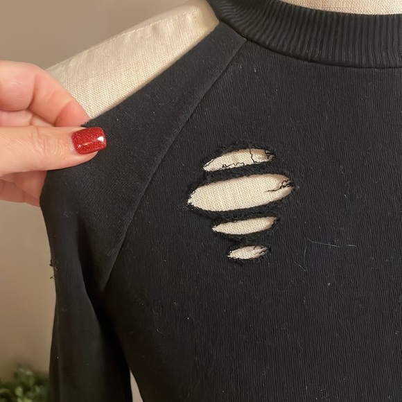 Distressed cut out / torn look / cold shoulder fashion lightweight sweatshirt S - Picture 2 of 15